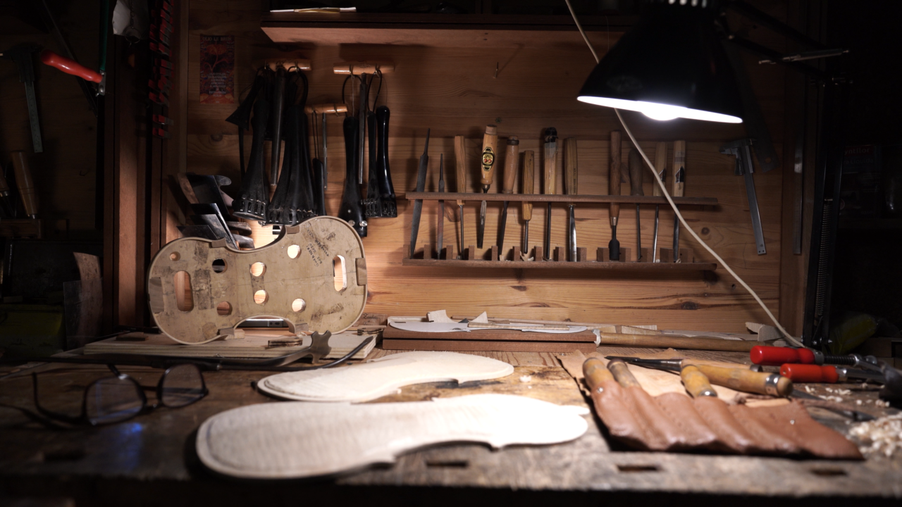 Violin making workbench and tools in Fabio Nicotra atelier